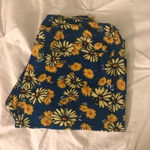 Blue Floral daisy TC Lularoe Leggings